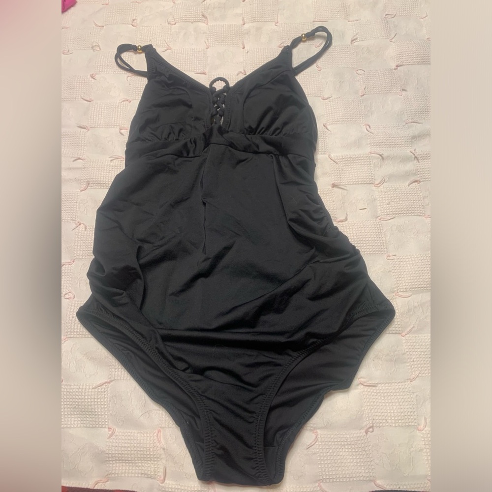 A pea in the pod maternity swimsuit